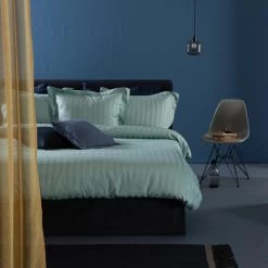 Damai Dekbedovertrek Katoen-satijn - 260x260/220cm - Mist Groen Gestreept 7 Damai Dekbedovertrek Katoen-satijn - 260x260/220cm - Mist Groen Gestreept -Bedbekleding schommelt. 1000051418 0103