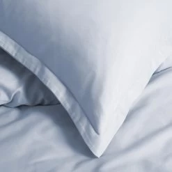 Cinderella Sundays - Dekbedovertrek - Satijn - 200x200/220 Cm - Soft Blue -Bedbekleding schommelt. 1000063536 0102