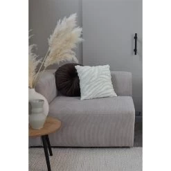 KAAT Amsterdam Sierkussen Marty Off-White - 45 X 45 Cm 5 KAAT Amsterdam Sierkussen Marty Off-White - 45 X 45 Cm -Bedbekleding schommelt. 1000063579 0101