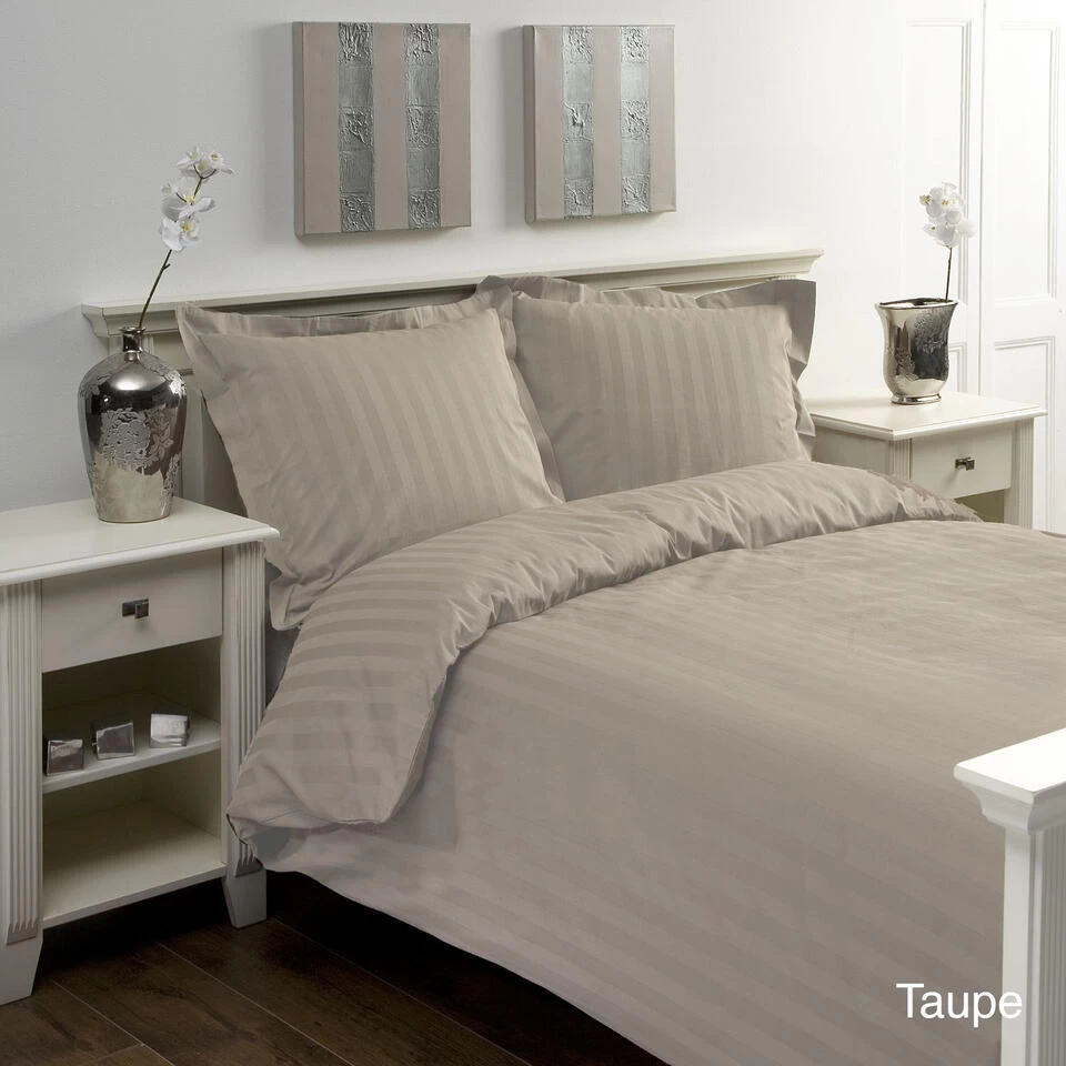 Papillon Dekbedovertrek Satijn Streep - 200x200/220 Cm - Taupe 2 Papillon Dekbedovertrek Satijn Streep - 200x200/220 Cm - Taupe - Afbeelding 2