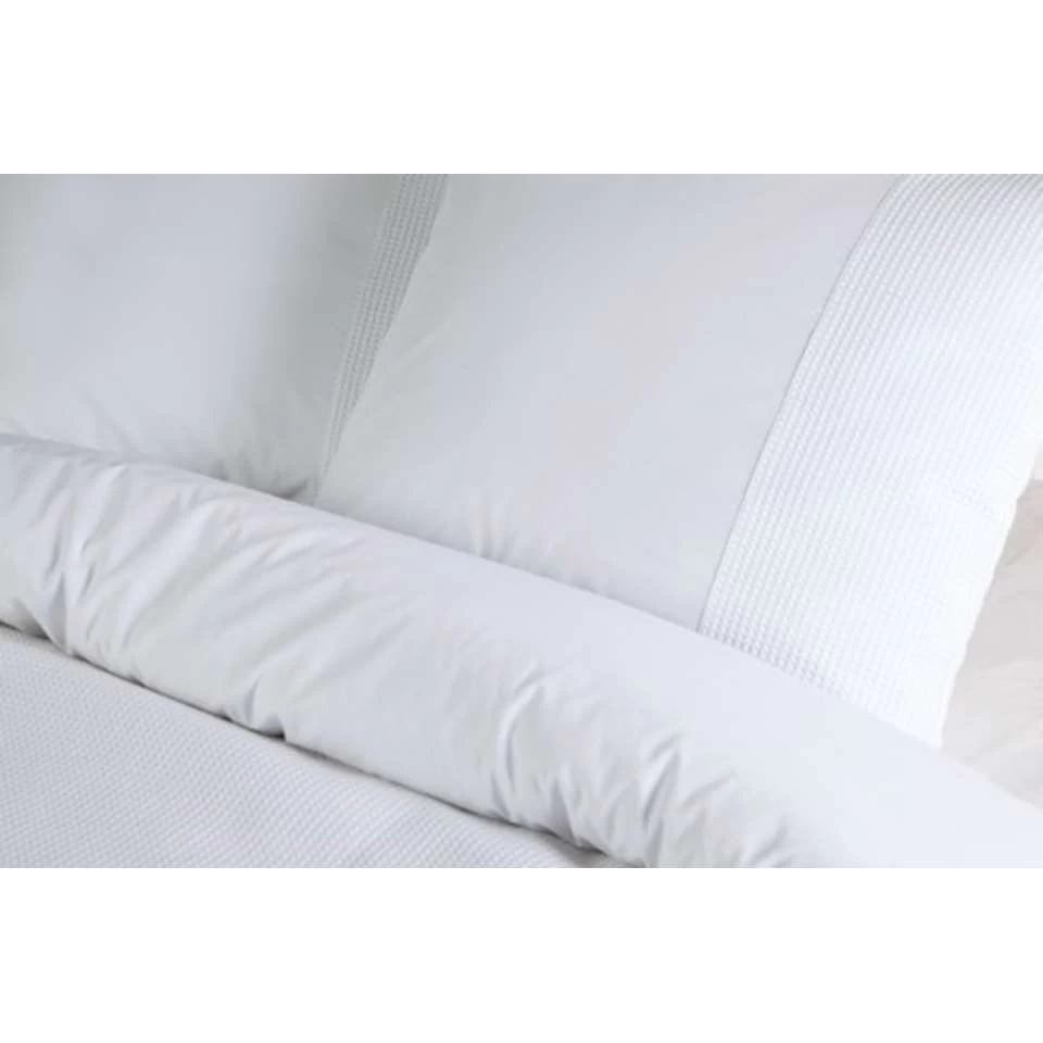 Papillon Deluxe+ Mendoza Dekbedovertrek - 240x220/220 Cm - Wit 3 Papillon Deluxe+ Mendoza Dekbedovertrek - 240x220/220 Cm - Wit - Afbeelding 3