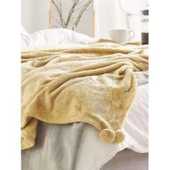 Beliani Plaid SAITLER - Geel Polyester -Bedbekleding schommelt. 2d2f634f5e784064a789566298086dbc