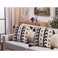 Beliani Sierkussen DEADNETTLE - Beige Katoen -Bedbekleding schommelt. 388f45b6b0f0457ca9d084786ee4ee60