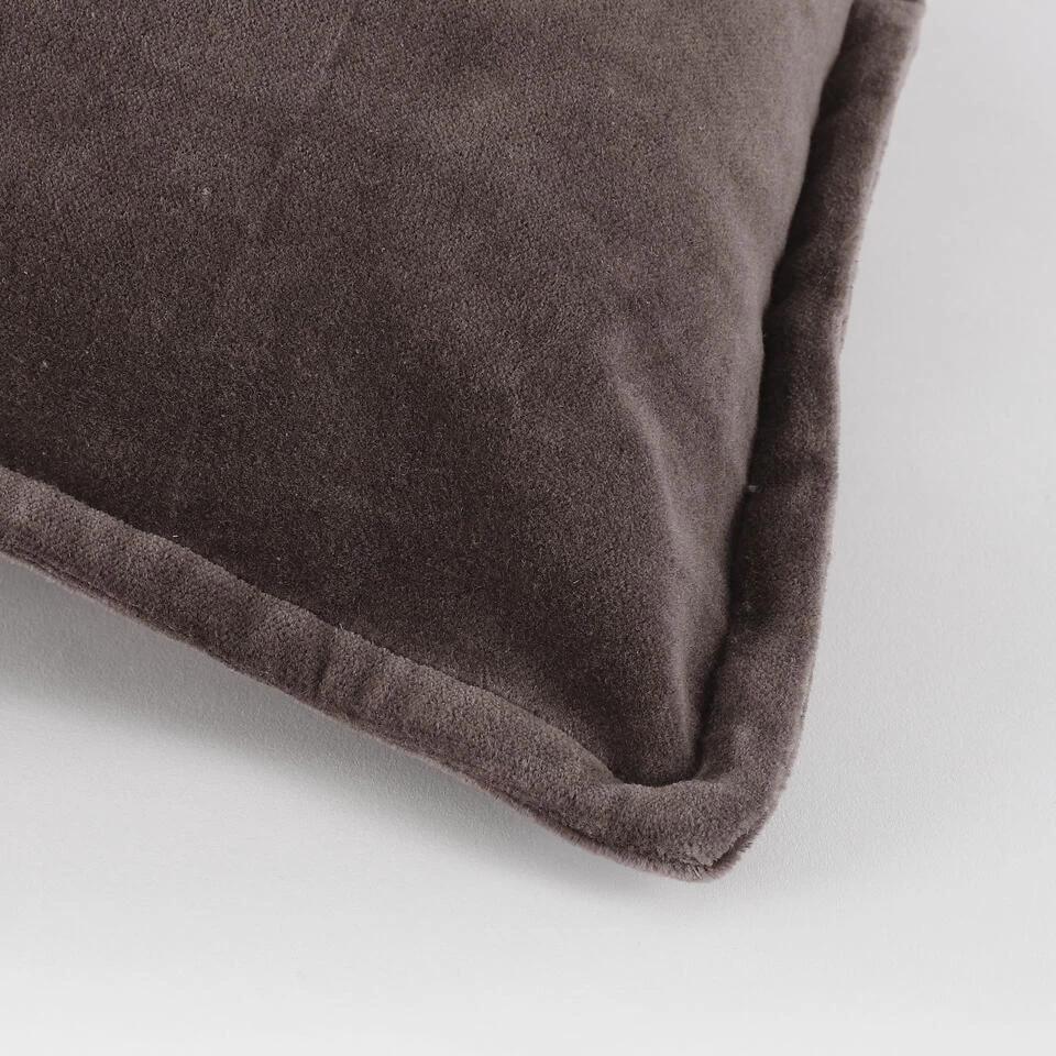 In The Mood Collection Charme Sierkussen - L50 X B50 Cm - Donkerbruin 2 In The Mood Collection Charme Sierkussen - L50 X B50 Cm - Donkerbruin - Afbeelding 2