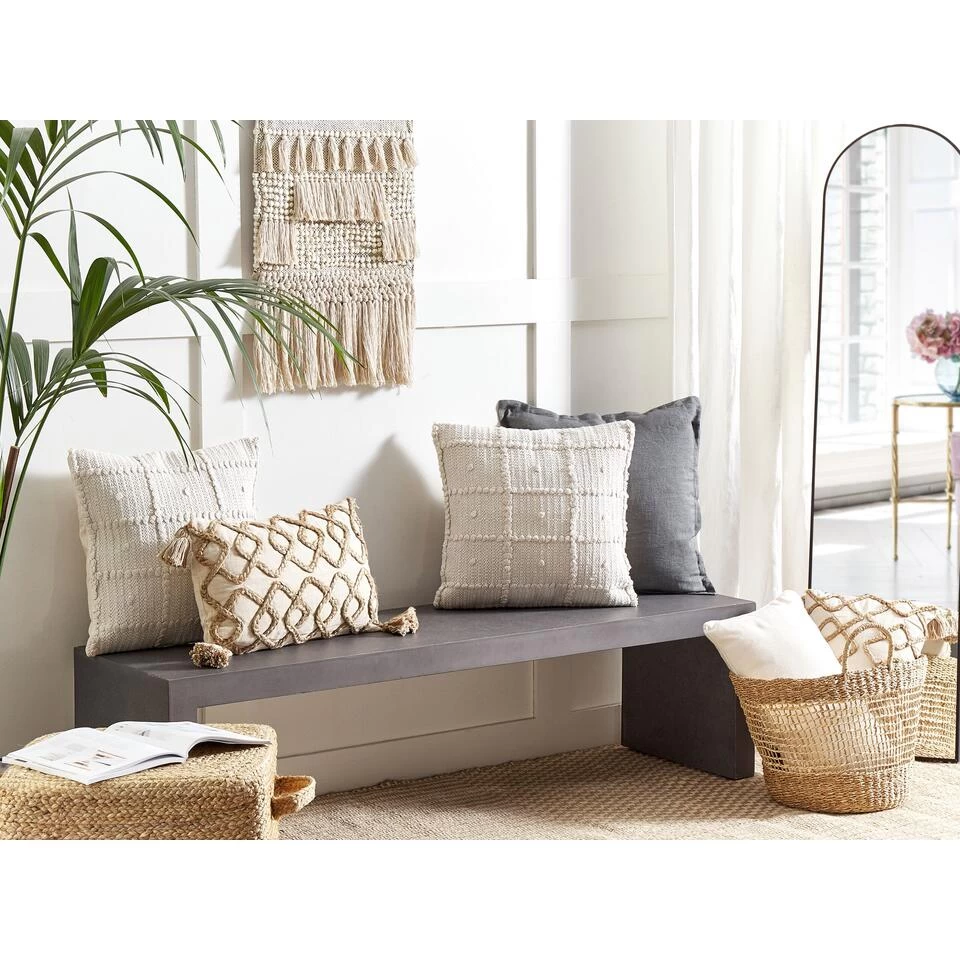 Beliani Sierkussen IXORA - Beige Katoen 2 Beliani Sierkussen IXORA - Beige Katoen - Afbeelding 2