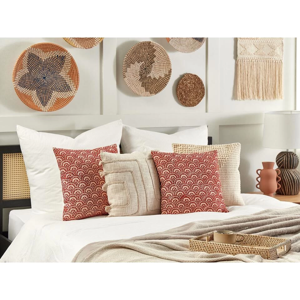 Beliani Sierkussen RHUS - Rood Katoen 2 Beliani Sierkussen RHUS - Rood Katoen - Afbeelding 2