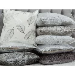 Beliani Sierkussen FREESIA - Wit Katoen -Bedbekleding schommelt. 6d4fe32c975e4b94978299c38b0bb3f7