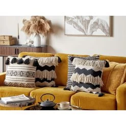 Beliani Sierkussen HYDRANGEA - Zwart Katoen -Bedbekleding schommelt. 90d102fbea954a0abc7cb439a20d0bad